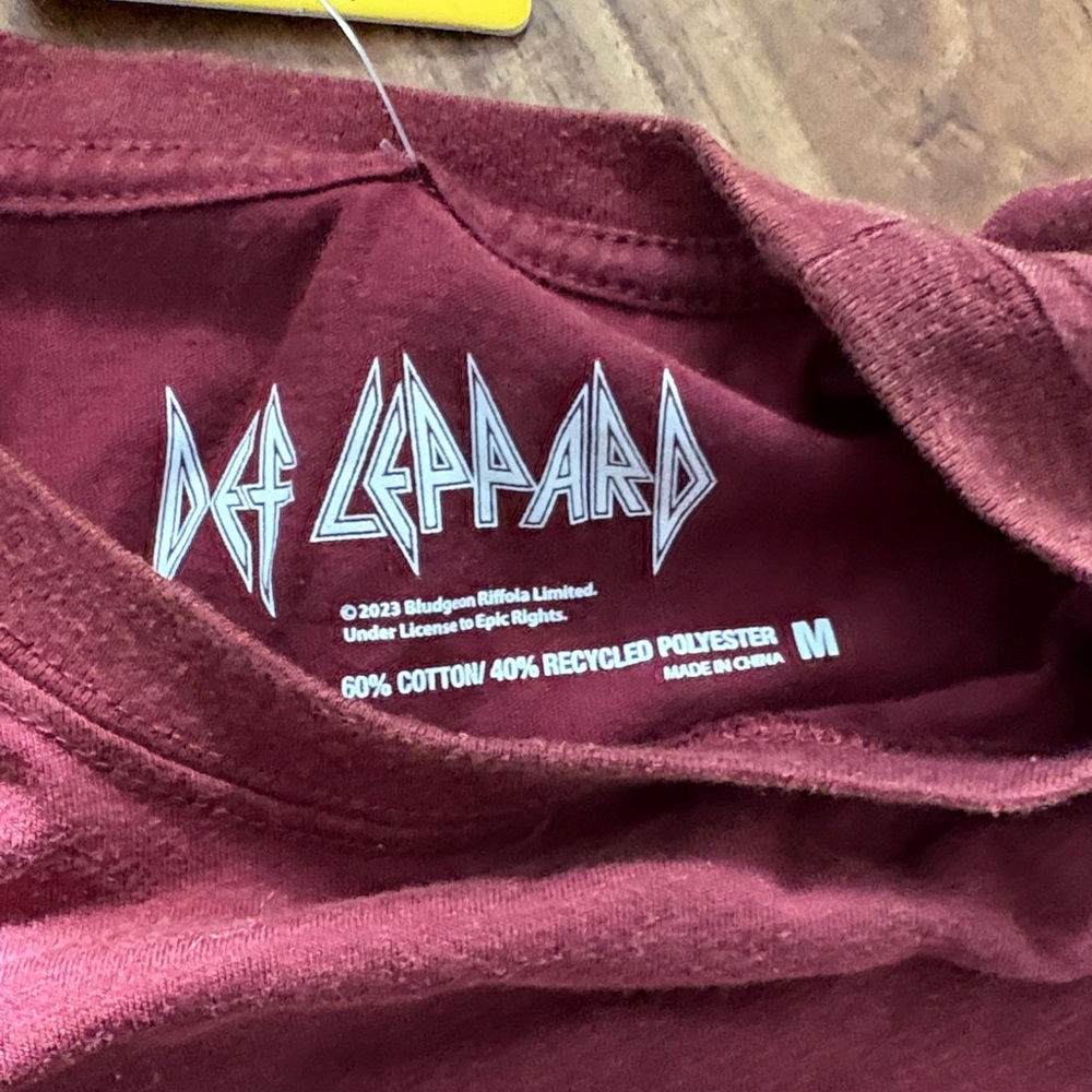 Def Leppard Men's Burgundy Short Sleeve Tee